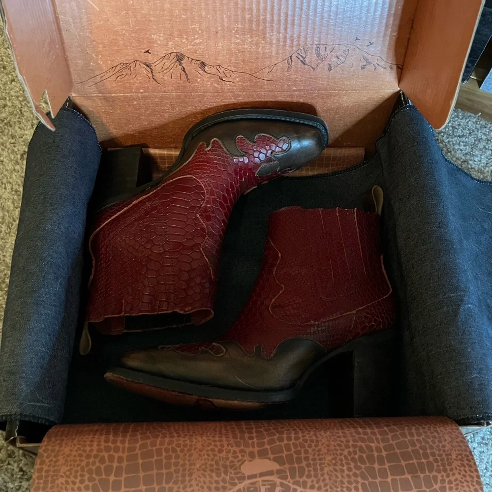 Freebird by Steven “Paula” Booties – Size 8 – Red/Brown Croc – EUC - Picture 2 of 12